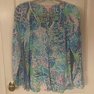 Lilly Pulitzer Blouse XS excellent preowned condition, beautiful lovely colors